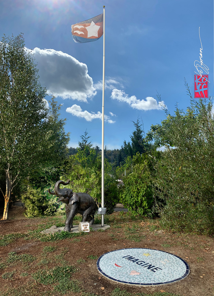 Lisa the Elephant — photo 2